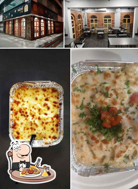 At Otlo The Cafe, you can order pizza