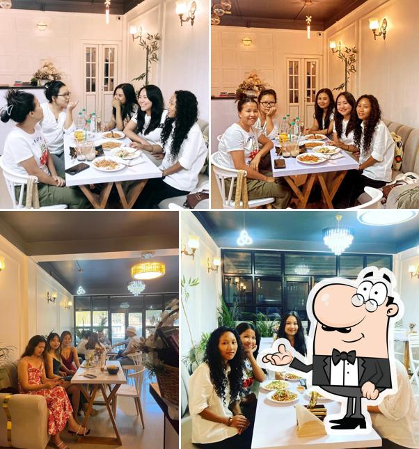 The interior of Henvi's Cafe & Restaurant