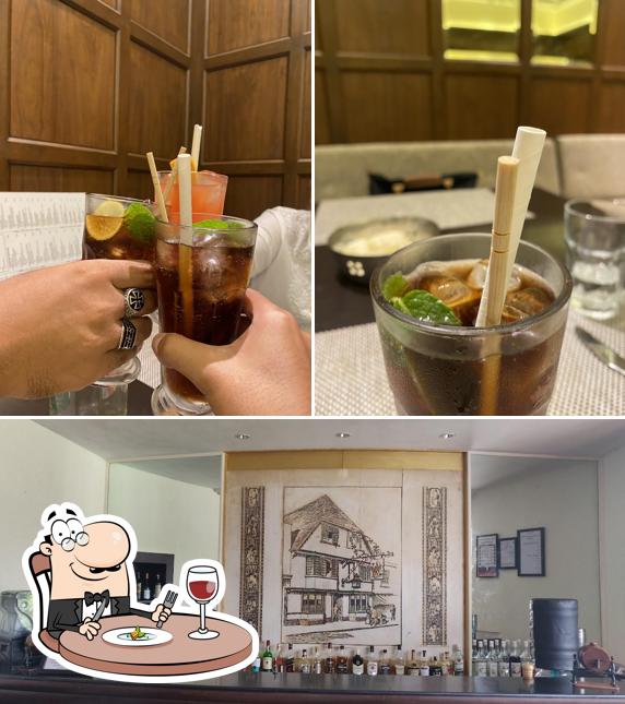 The picture of Canterbury Bar’s food and interior