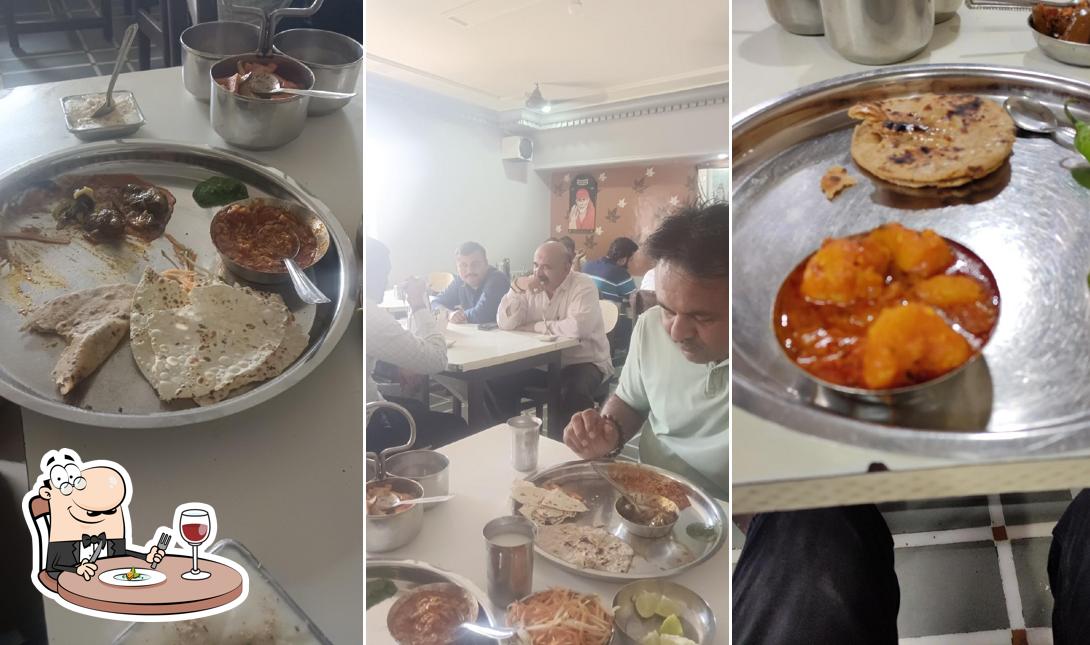 Meals at Narayan Bhojan Gruh