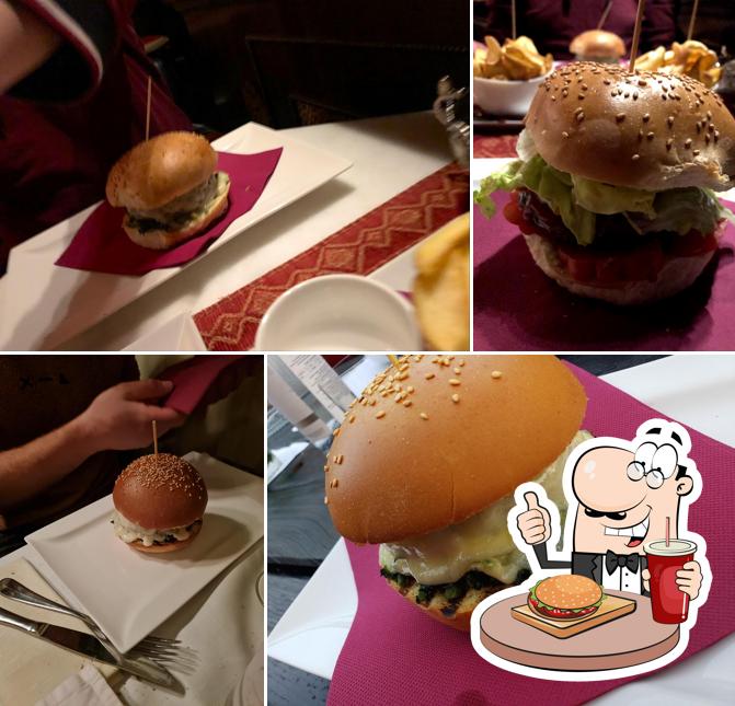 Concediti un bell'hamburger a Wild Turkey Pub