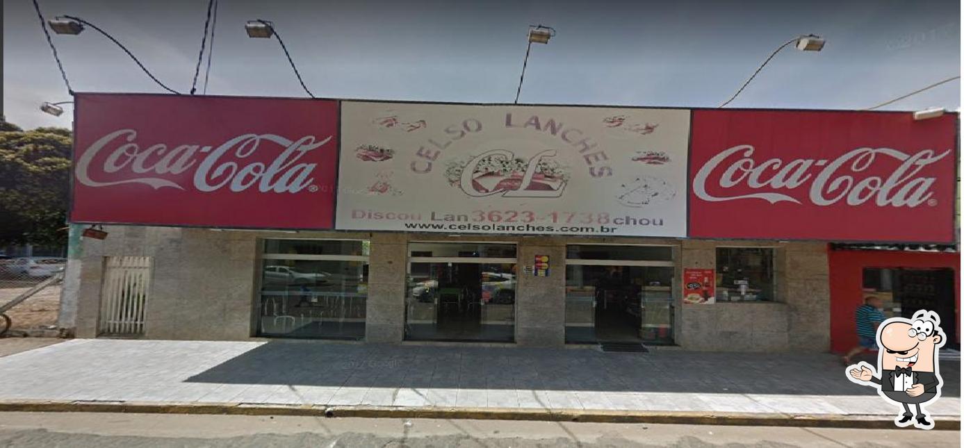Look at the photo of Celso Lanches