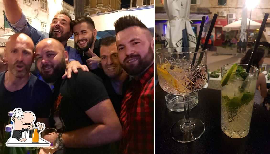 Caffe bar RIO serve un'ampia gamma di drink