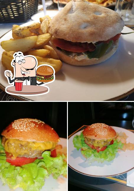Prova un hamburger a Casamatta bistrò e design