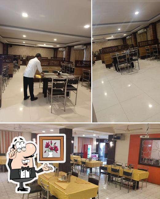 The interior of Kovai Virundhu