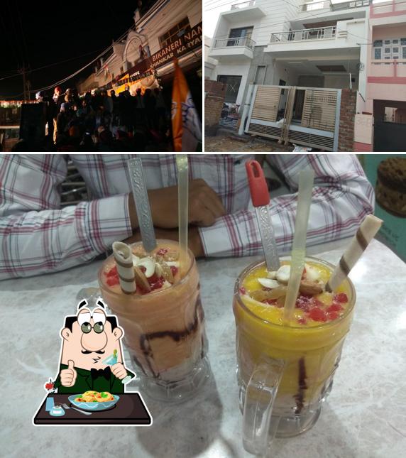 Among different things one can find food and exterior at Yadhuvanshi Macc Ahloo Tiki Burger Burger & Soup & Kathi Roll