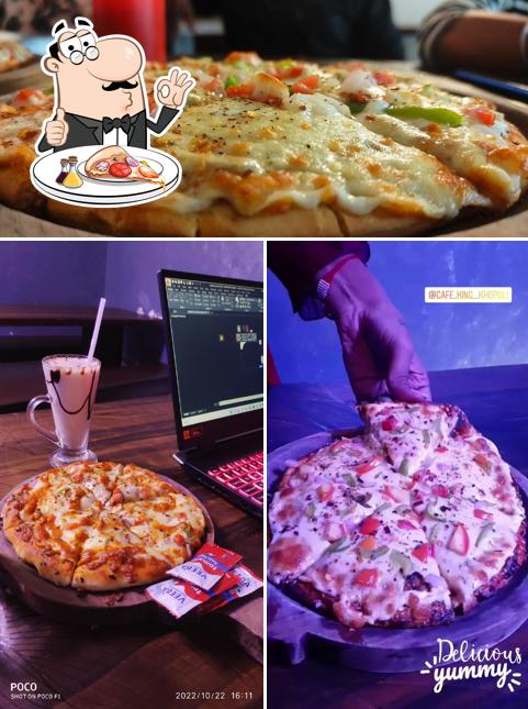 At Cafe king, you can enjoy pizza