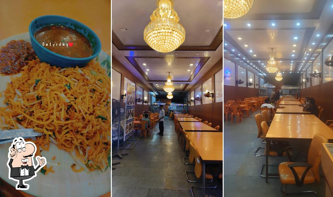 The interior of Munna Chinese Center, Alibag Special Family Restaurant