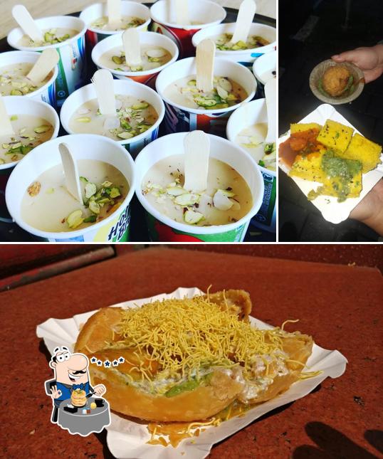 Dhokla at Dave Farsan Mart