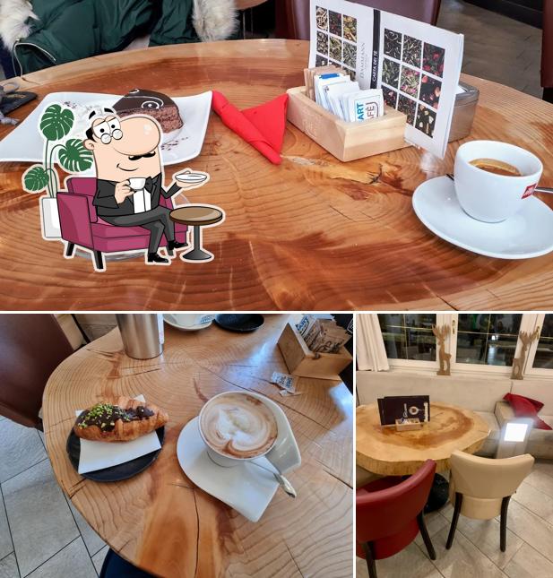 Dai un'occhiata agli interni di Smart cafè