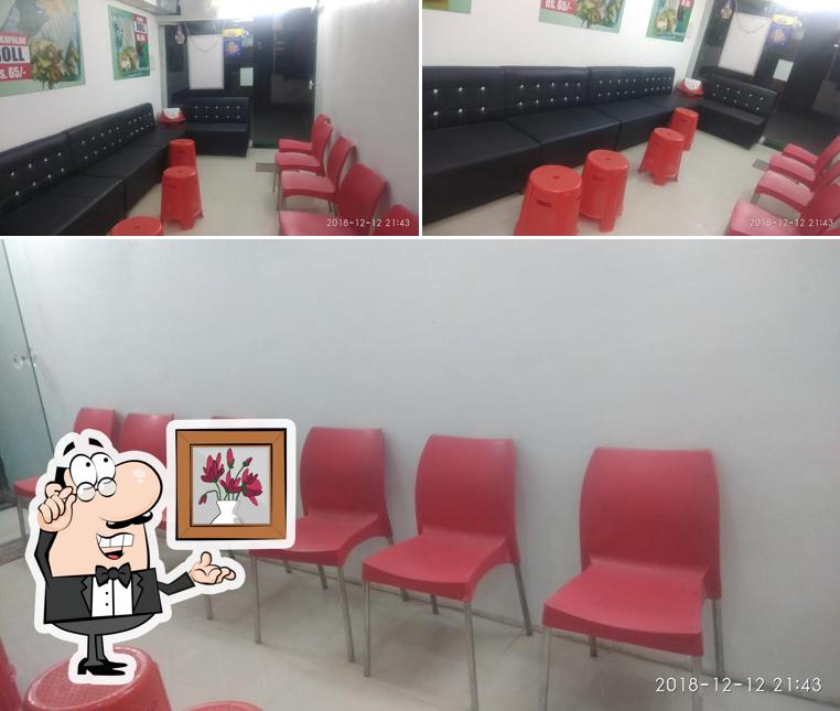 The interior of Goli Vadapav No.1