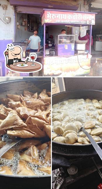 The photo of food and beverage at Bherunath Samosa