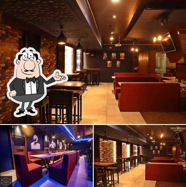 Take a seat at one of the tables at Hauz Khas Indore