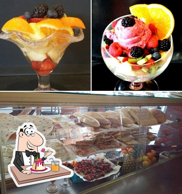 Girasole serve un'ampia selezione di dessert