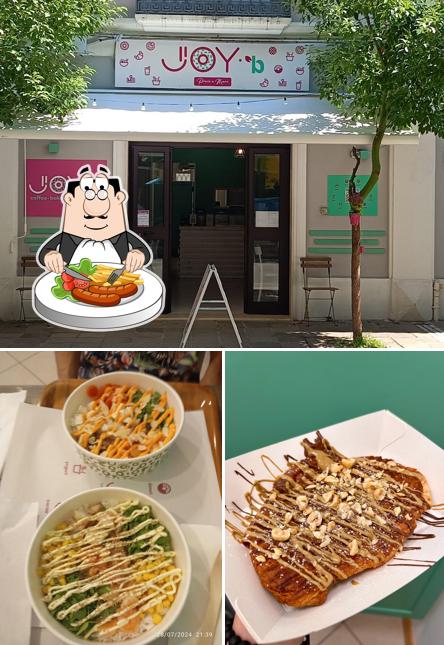 La cibo e interni del ristorante