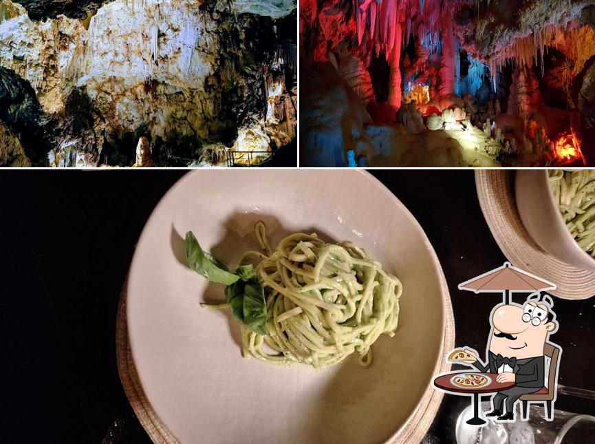 Questa è la foto che presenta la esterno e cibo di Trattoria bruna