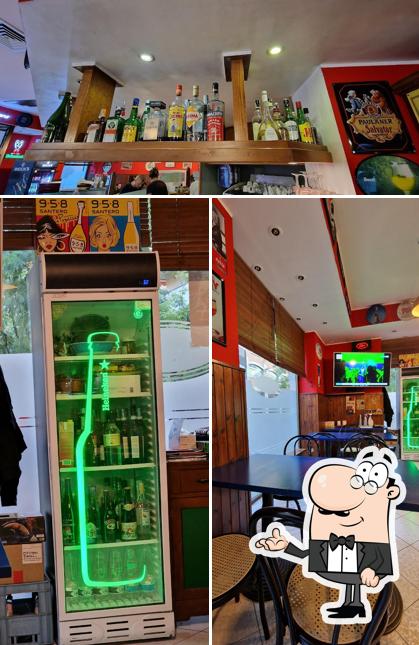 Siediti a un tavolo di Bass