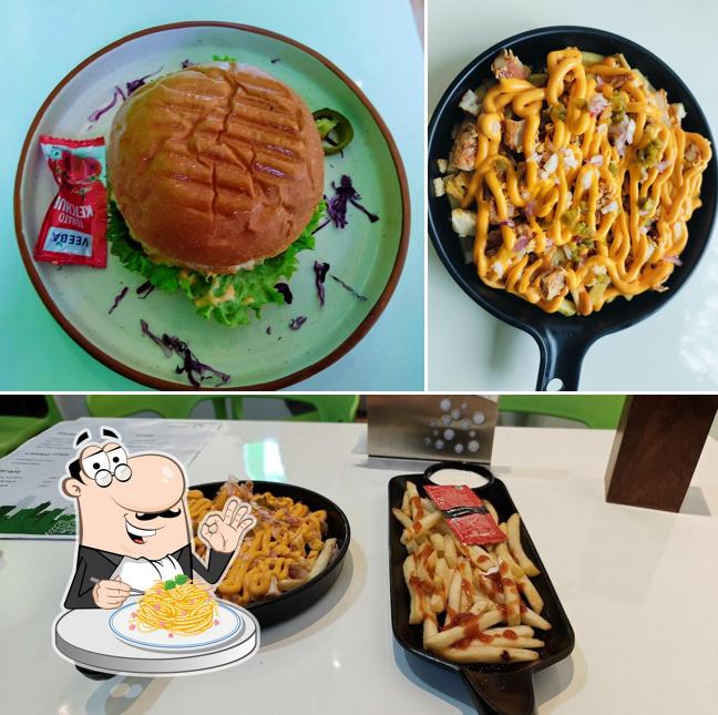 Spaghetti carbonara at WRAPS BUN CAFE