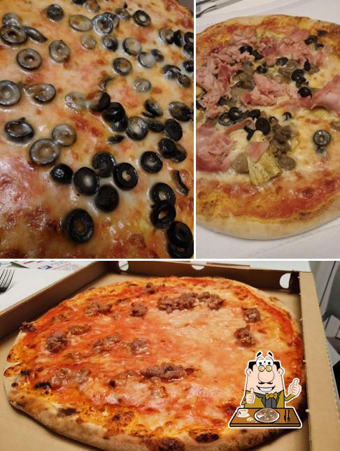 Scegli tra le molte varianti di pizza