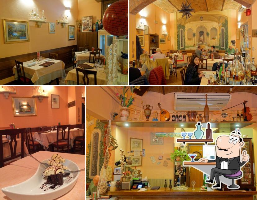 Siediti a un tavolo di La Corte dei Ghiottoni