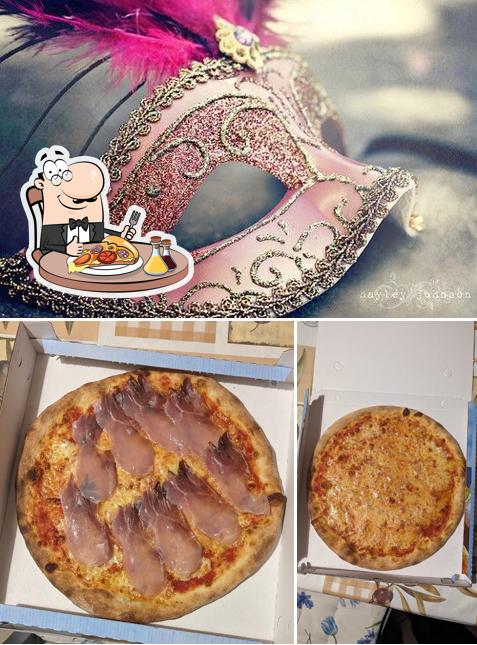 Prenditi una pizza a Pizza Pazza