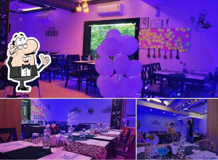 The interior of Hotel Waylord