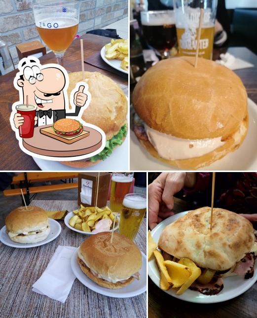 Prova un hamburger a Pub Excalibur di Simone Anthony