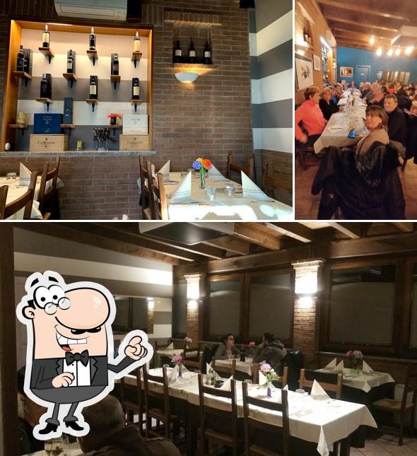 Dai un'occhiata agli interni di Ristorante Pizzeria Casetta Verde