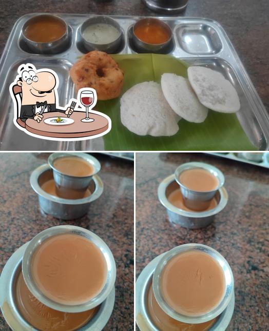Food at Hotel Pugazhin Vasanta bhavan