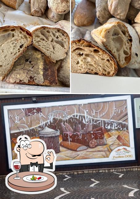 Platti al Panificio D.O.C. Pane e Vesuvio