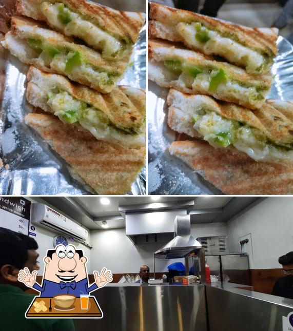 BOMBAY BHEL & SANDWICH is distinguished by food and interior