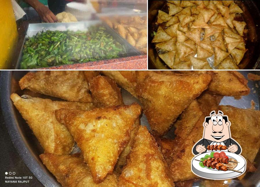 Meals at Raju Patti Samosa