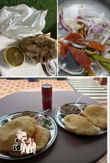 The image of food and interior at Punjabi Chole Bhature