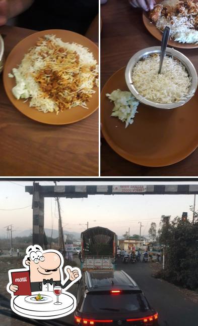The image of food and exterior at Sandy's biryàni vala