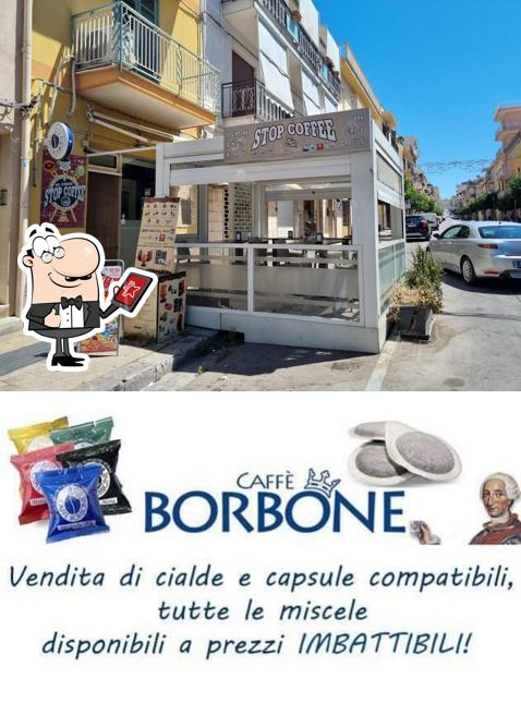 Guarda gli esterni di Stop Coffee Bar - Punto Cialde e Capsule