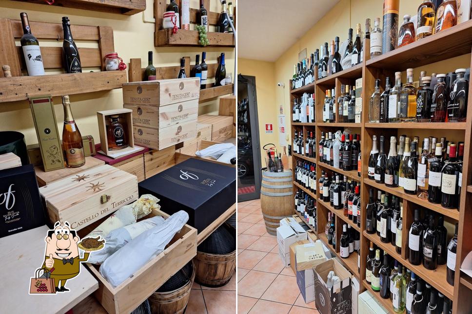 È gradevole bersi un bicchiere di vino a Vineria Medicea