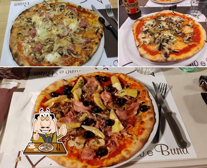 Scegli una pizza a Pizzeria Buno E Buna