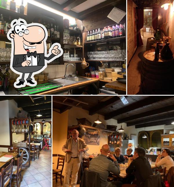 Gli interni di Osteria del GALLO NERO