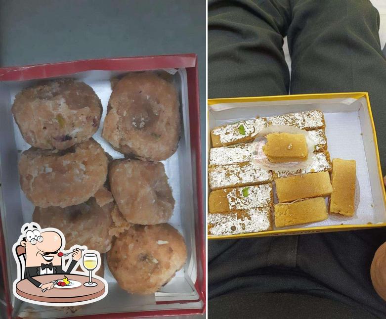 Meals at Roopchand Mohanlal & Co. Bhujiya Bazar