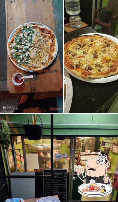 At Pazzi per la pizza, you can order pizza