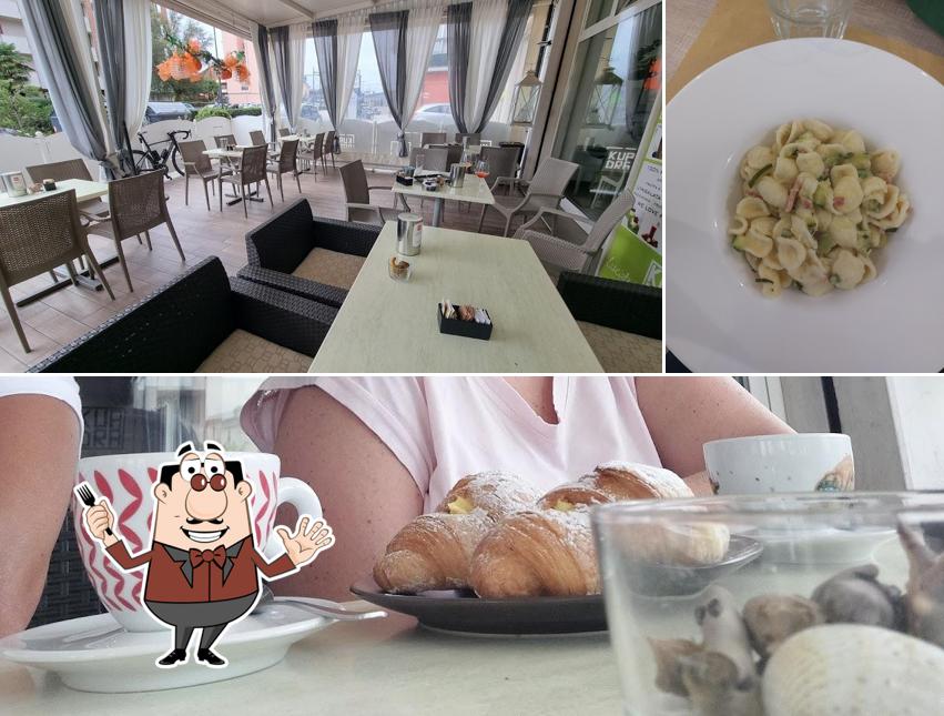 Kuadra Caffè si caratterizza per la cibo e esterno