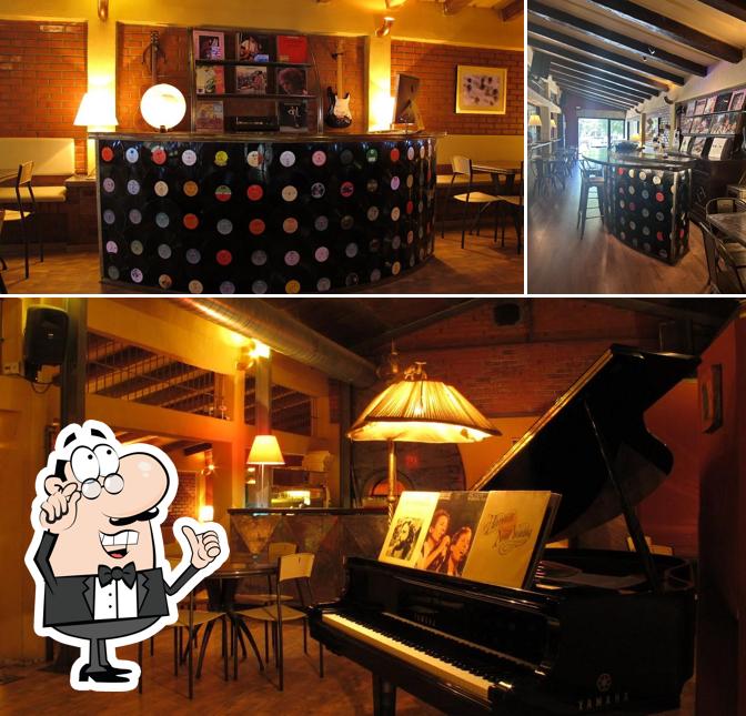 Gli interni di Bataclan Restaurant Pizza & Music