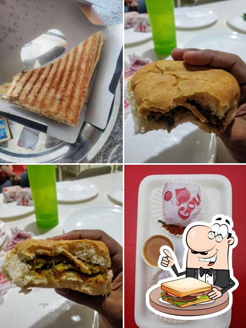 Grilled cheese sandwich at Goli Vada Pav No.1