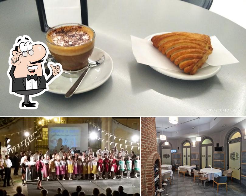 Guarda la immagine che raffigura la interni e cibo di Caffetteria dell'Orologio