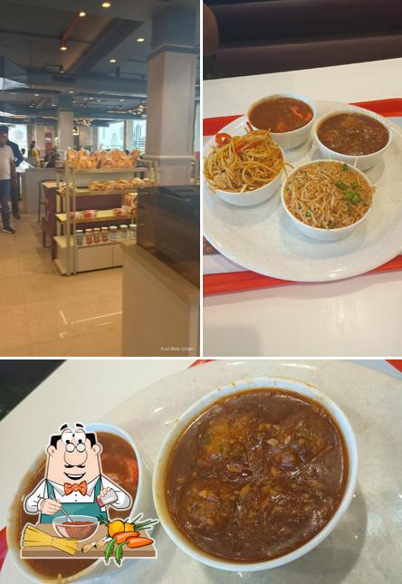 Spaghetti bolognese at Mid way delhi to jaipur