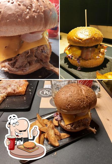 Prova un hamburger a Birrificio Il Maglio Tap Room Pub