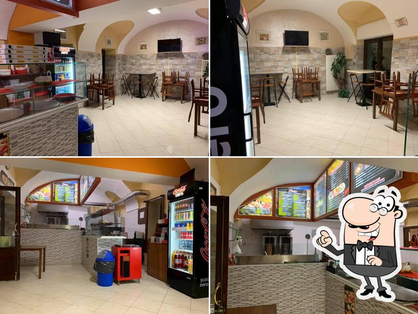 Gli interni di Pizzeria kebab Tito amici di Cavour
