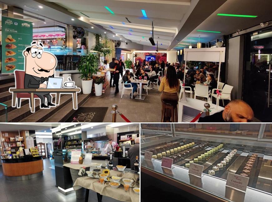 Dai un'occhiata agli interni di Pink House Cafè