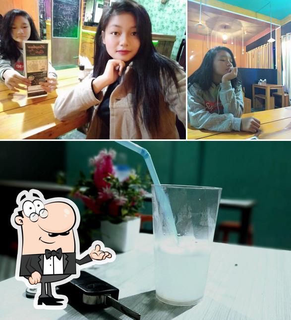 Check out how Lungkuai cafe looks inside