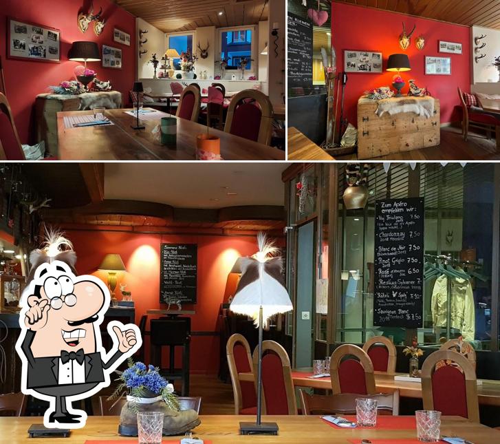 Siediti a un tavolo di Simmen's Rösti